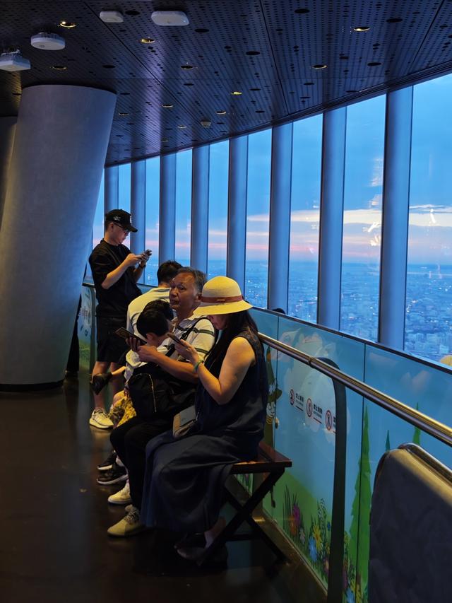 品区·周末侃｜高楼观光项目接连开放，魔都“云端之旅”火热背后