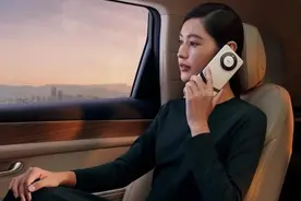 华为Mate 60系列通话智能降噪+静谧通话让嘈杂不尴尬图片