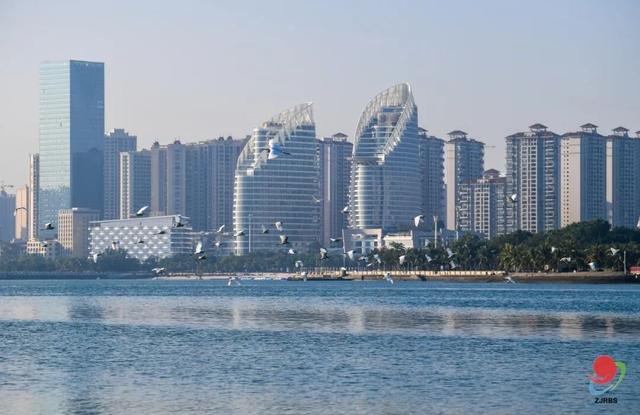 一天看球，一天逛吃！湛江文旅送你一份“超会玩”攻略→