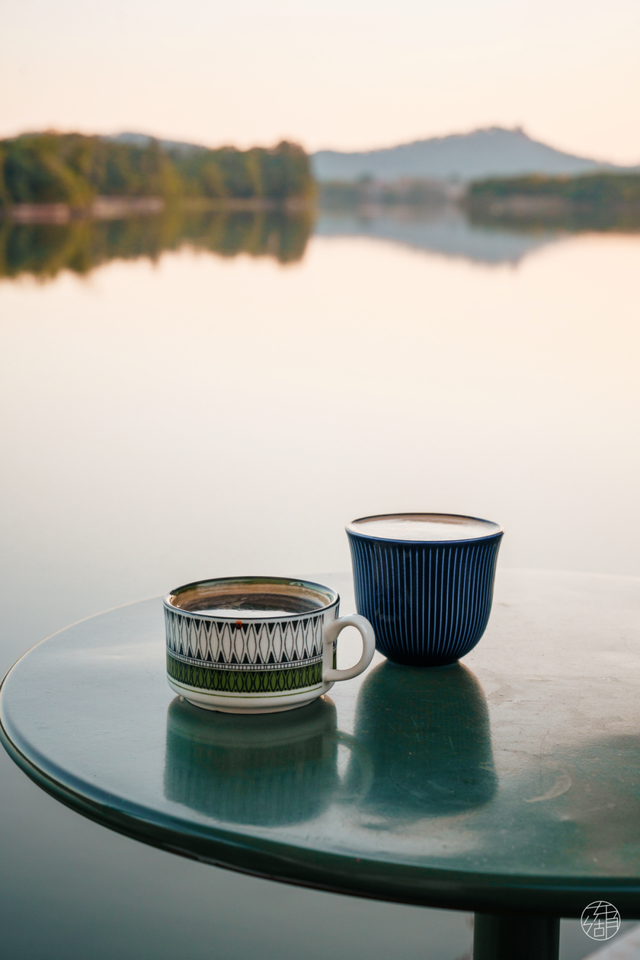 降温了，躲进东湖暖咖，独享封神秋景！