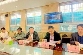 合肥经开区中小学智慧课堂应用调研询导督活动在合肥经开自贸区实验学校举行图片