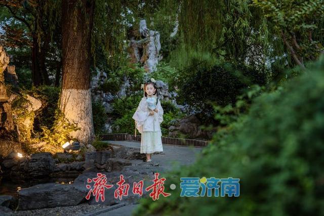 一年四季 泉在济南丨济南珍珠泉景区：幽静雅致的济南园林秘境