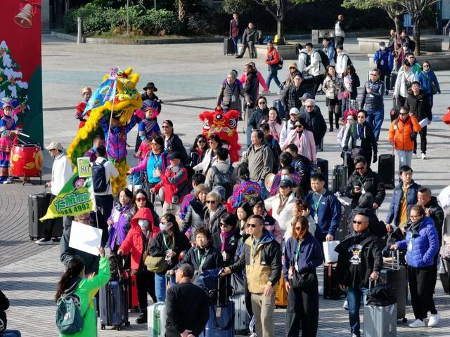 2000余名香港游客搭乘“冬游桂林”迎新专列抵达桂林！非遗赋能文旅融合，入境游热度再攀升