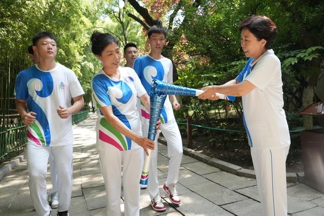 全国三八红旗手刘云香：泉水节不仅是文化盛宴，更是社区治理的催化剂