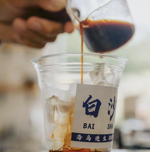 舟山那座小岛，有一棵大石笋