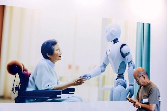 智慧康养：当你置身机器人环绕的养老生活