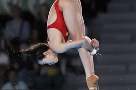 全红婵夺金，成功卫冕！首跳所有裁判给出满分，陈芋汐摘银图片