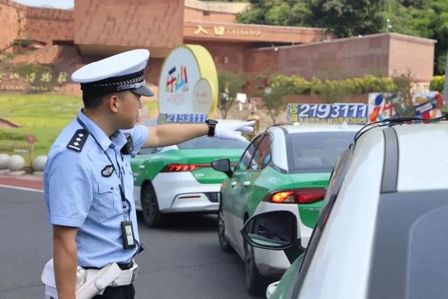 乐警相随“文旅警务”，护航文旅发展，伴您乐游乐山！