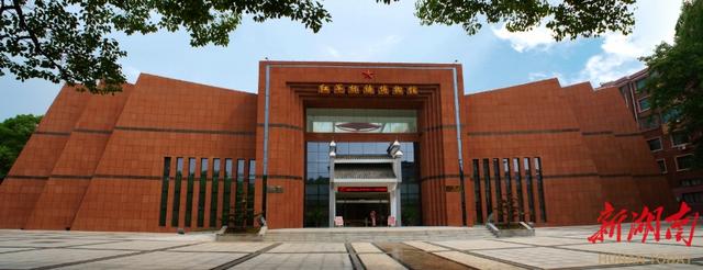 桃香深处沁心凉——炎陵县抢抓“黄桃季”做强“清凉游”