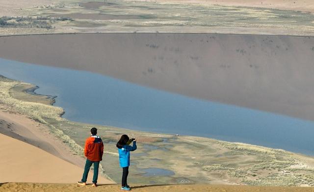 世界自然遗产巴丹吉林沙漠成为游客热门打卡地