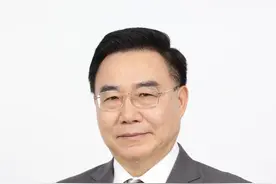 数据怎么变现？民进中央副主席何志敏再谈破题数据产权制度图片