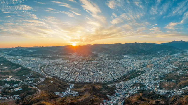 【冬季暖阳 凉山不凉】会理凭“烟火+诗意”出圈2025凉山文旅大会