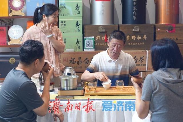 “泉・茶”盛宴第二天 市民共享文化茶香