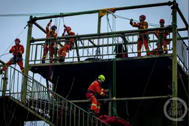 南川消防直击实战 锻造绳索救援“尖兵”图片