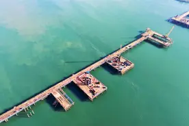 江西吉水：大桥施工忙图片