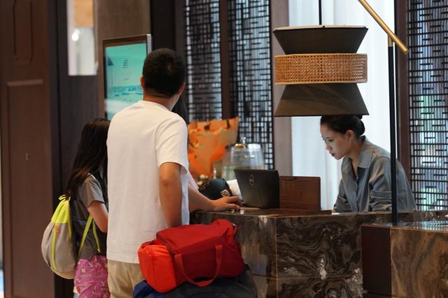 贵州龙里：多元业态迎客来 避暑旅居成热门