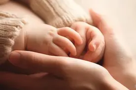 辅助生殖入医保效果如何？省钱是真，“愿意生”还需这些条件图片