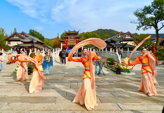 “今天我去栖霞山了！”