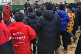 湖南足球首次组建专业男足队伍图片