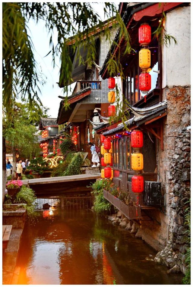 七彩云南之十三：夜走丽江古城 心中五味杂陈