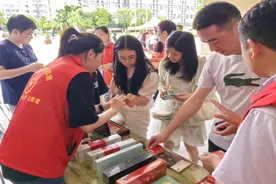 普法宣传不打烊 法治意识入民心图片