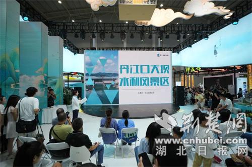 丹江口太会玩！中国文旅产业博览会“一库碧水”+ 萌文创出圈，门票抢空还想二刷