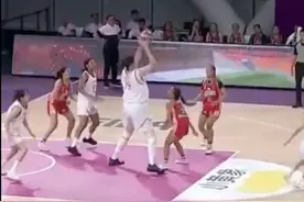 17岁“女姚明”国际大赛首秀！外媒惊叹：天空才是她的极限图片