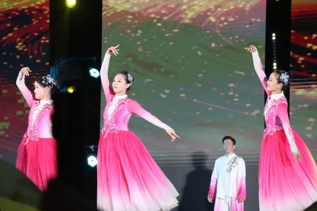 【五彩凉山•夏季清凉】冕宁2025年火把节暨七月原始柴火烧烤节开幕