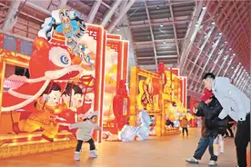 除夕夜团圆时刻，他们没有跟家人在一起图片