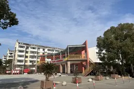 居民楼道变“杂物间”，四团这个居民区这样破解堆物难题→图片