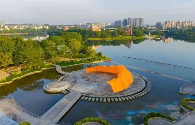 从科学之城到文艺之心，一座松山湖城市地标的周年回响