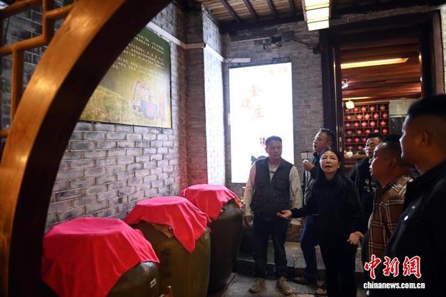 广西贺州黄姚古镇：青石板上的水墨诗篇