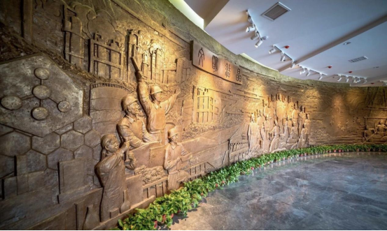 地下盐穴变身“能源银行”，岩盐之都谱写绿色变革新篇章