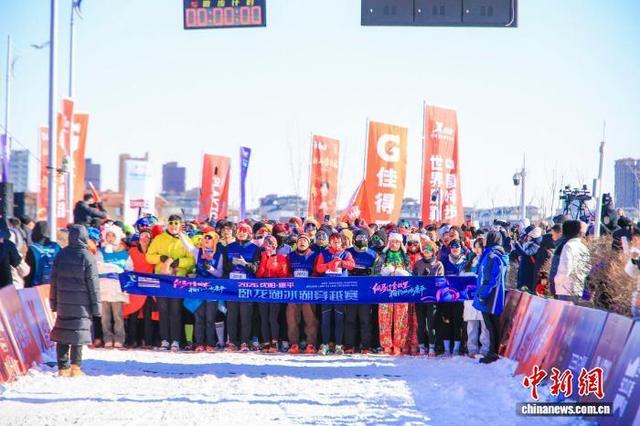 沈阳卧龙湖冬捕季再现千年渔猎盛景