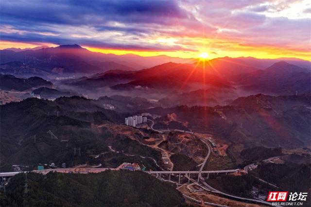 解锁广西小众秘境：金秀瑶寨，山水如画