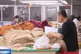 因关税调整对美出口订单增加，多家外贸企业赶工生产图片