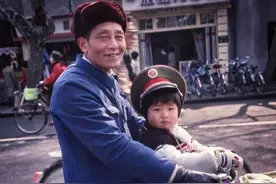 1个小时，就找到了！40年前杭州街头的爷孙俩已确认图片