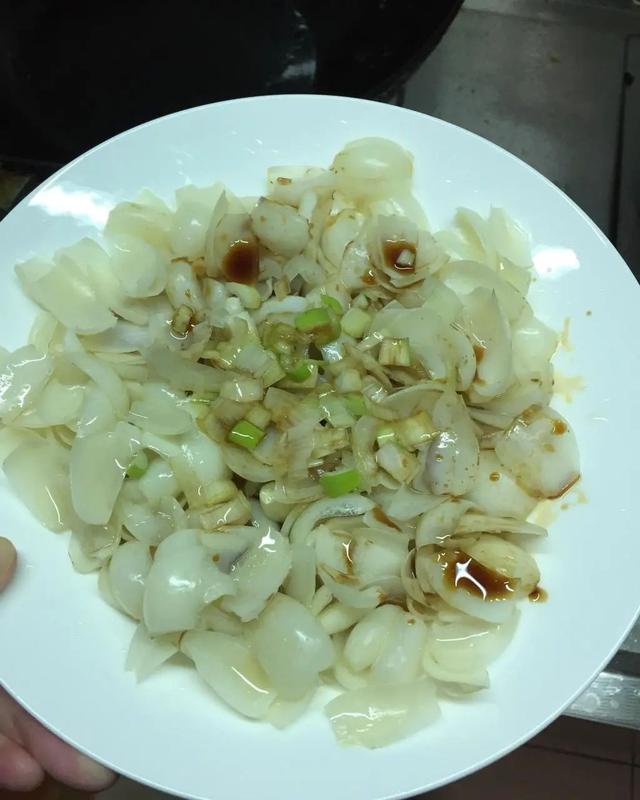 土里挖出来的“小白花”，一煮又糯又润！多吃还能预防高血压
