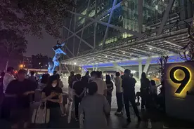 【现场】北京侨福芳草地突发火情，本计划3天后消防演练图片