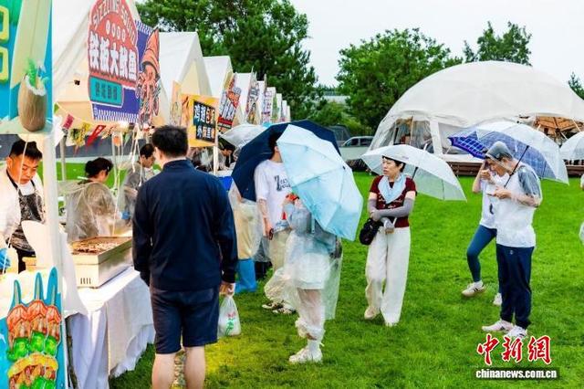 2025怀柔国潮文化季面包电影市集上美食与动画共舞