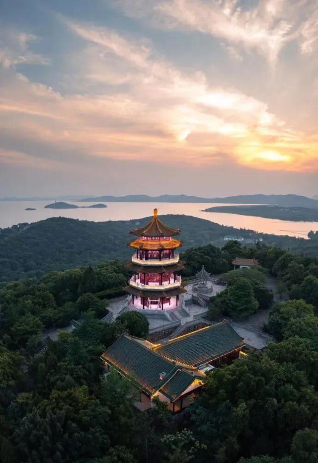 致 镇 江