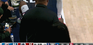 体坛快评|输了球又受了伤，哈登的里程碑之夜有些悲凉图片