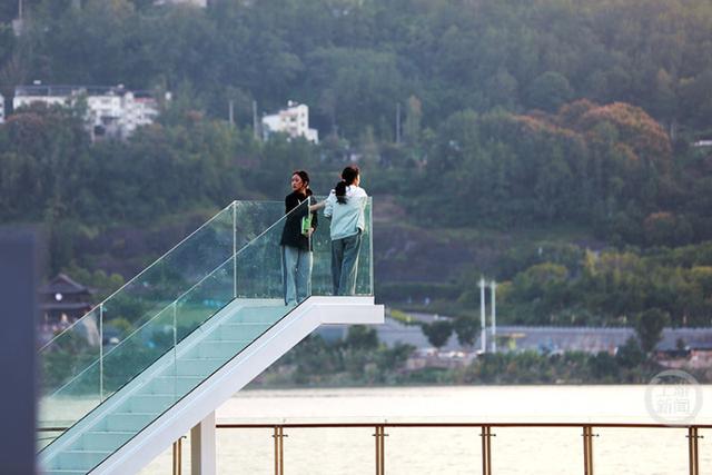 重庆云阳：高峡出平湖 风景美如画