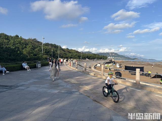 海边漫步过周末