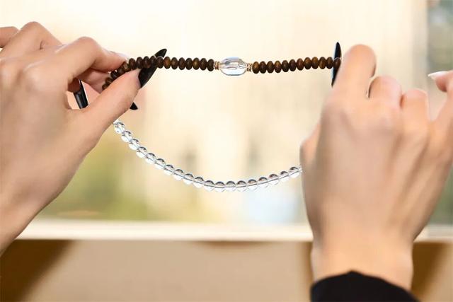 真不懂	，为啥现在的明星和有钱人都偏爱这个“烂木头”？