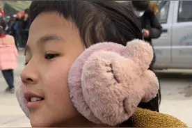 最好的姐姐：想给生病的弟弟端一盘热乎乎的大盘鸡图片