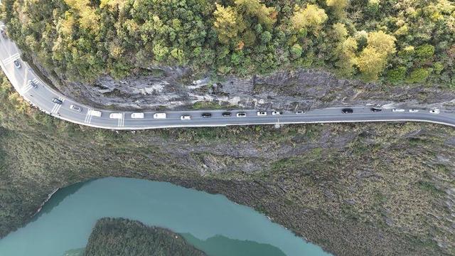百辆车300余人打卡鹤峰 美景美食民俗一站式解锁