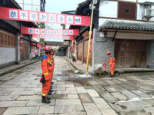 庆双节·护平安 | “蓝朋友”陪你解锁四川宝藏美景→