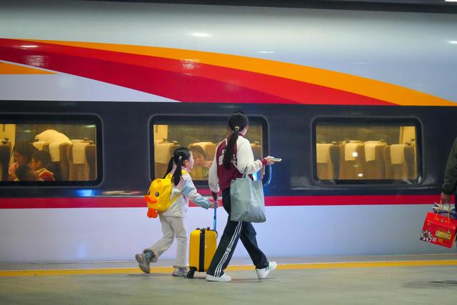 透视秋假经济的第一张成绩单，看“教育+文旅”撬动消费市场