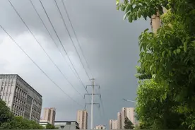 雷阵雨、暴雨来袭！今天下班早点回家图片